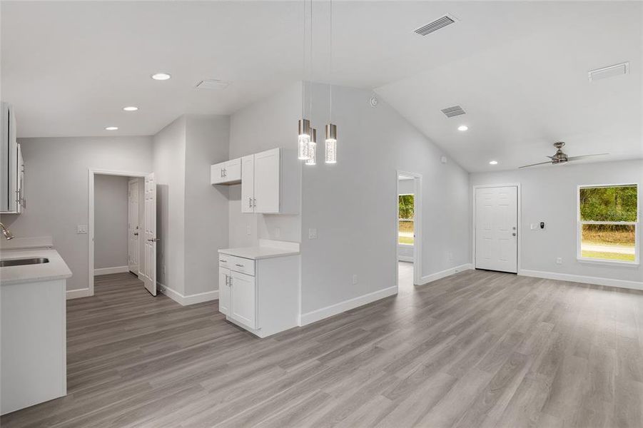 Spacious, unfurnished interior of a new home in , Dunnellon (Image 29).