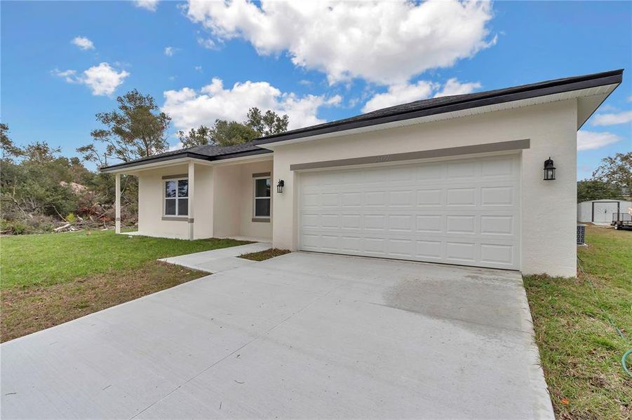 Exterior details and patio area of a home in , Ocala (Image 27). Exterior details and patio area of a home in , Ocala (Image 27).