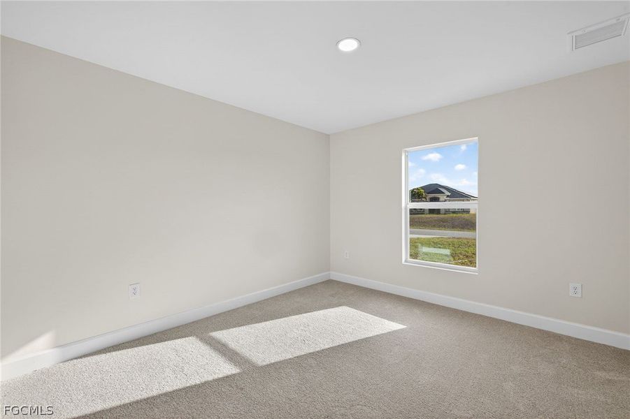 Spacious, unfurnished interior of a new home in Cape Coral, Cape Coral (Image 26).