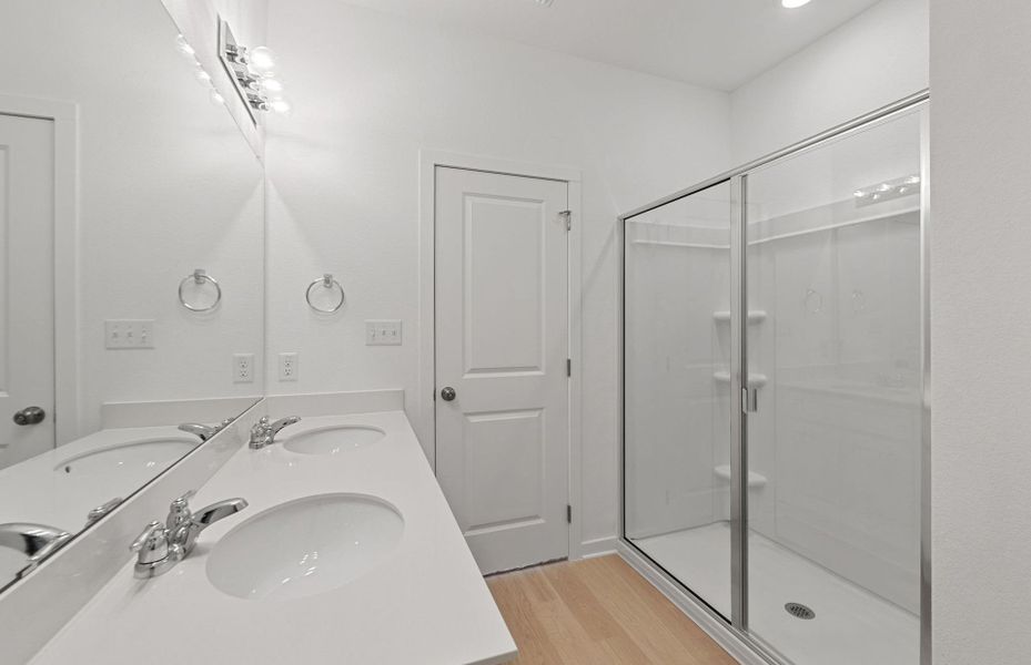 Furnished interior view inside a new home in Alto, San Marcos (Image 7).