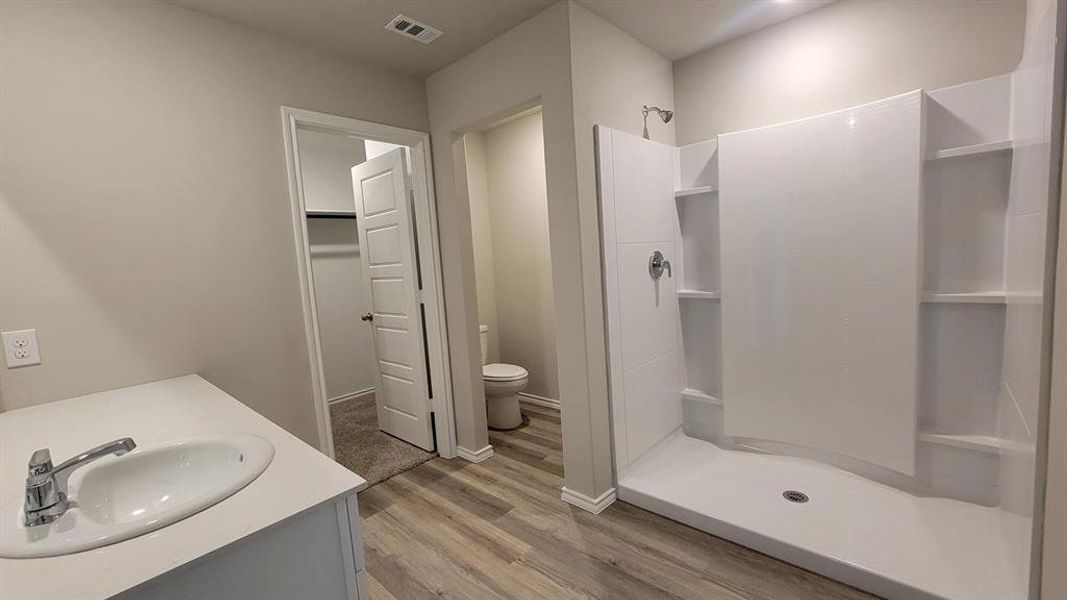 Furnished interior view inside a new home in Longhorn Estates, Fort Worth (Image 5).