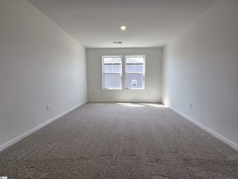 Spacious, unfurnished interior of a new home in Shiloh Trail, Wellford (Image 23).