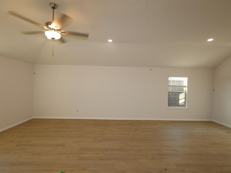Spacious, unfurnished interior of a new home in Sanderos, Fort Worth (Image 12).