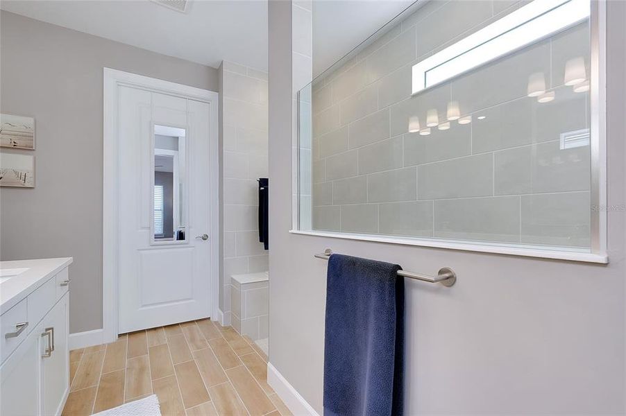 Furnished interior view inside a new home in , Englewood (Image 50).