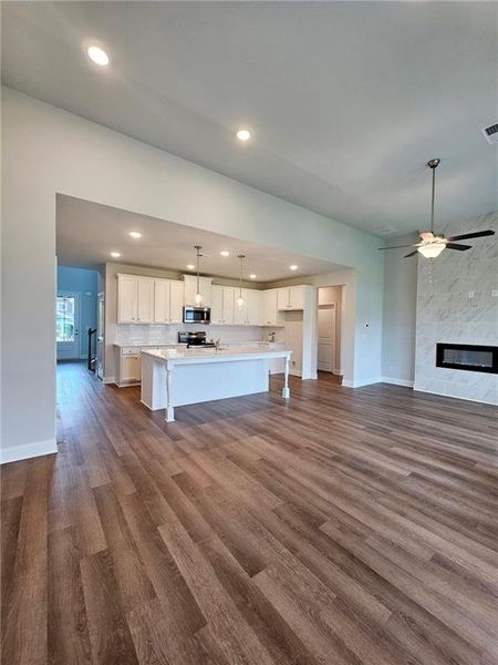 Image 65 of a home in .