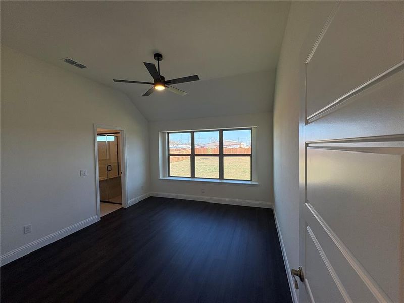 Spacious, unfurnished interior of a new home in , Pilot Point (Image 18). Spacious, unfurnished interior of a new home in , Pilot Point (Image 18).