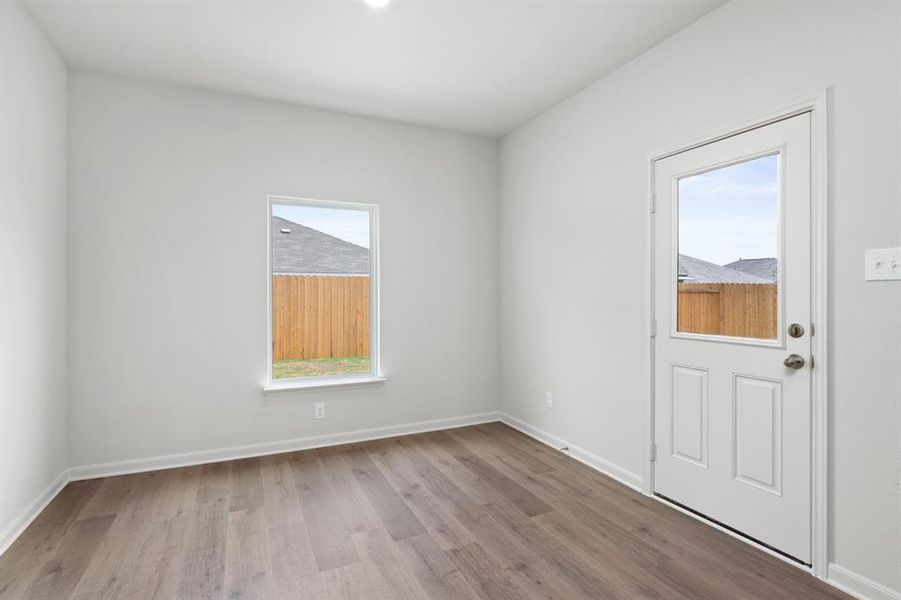 Spacious, unfurnished interior of a new home in Logan Square, Fort Worth (Image 8).