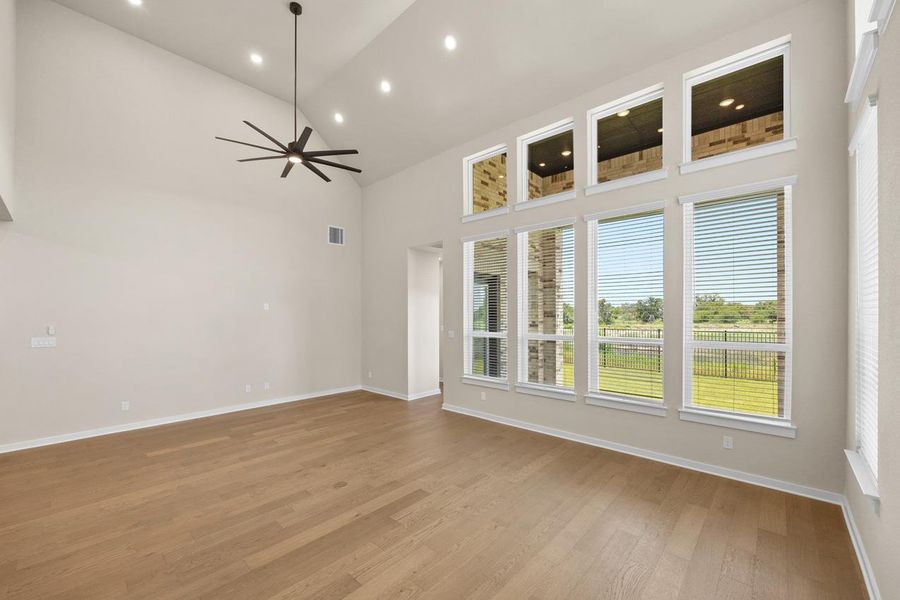 Spacious, unfurnished interior of a new home in Santa Rita Ranch, Liberty Hill (Image 13).