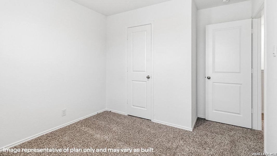 Spacious, unfurnished interior of a new home in Blue Ridge Ranch, San Antonio (Image 14).