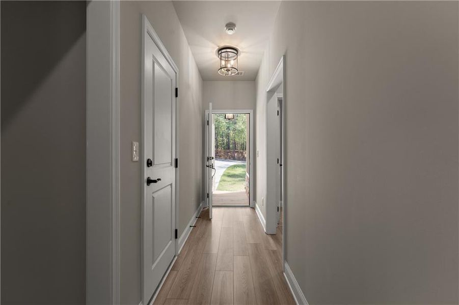 Spacious, unfurnished interior of a new home in , Waleska (Image 11).