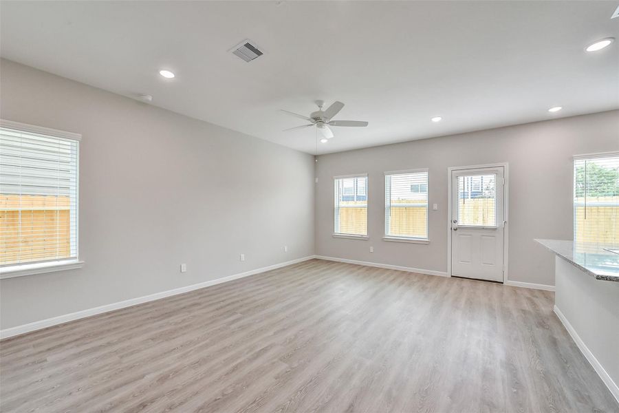 Spacious, unfurnished interior of a new home in , Houston (Image 21).