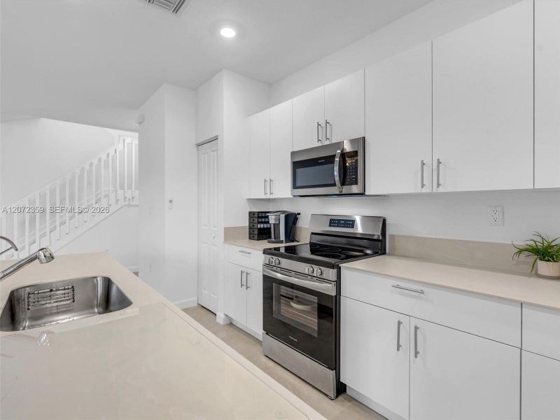 Furnished interior view inside a new home in , Homestead (Image 50).