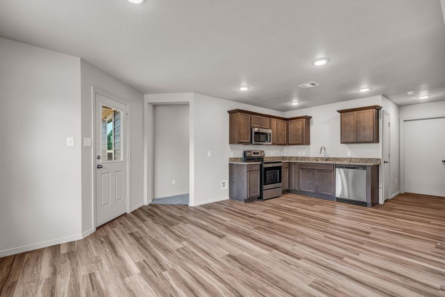 **Photos are sample photos of similar plan. Colors and features might vary**