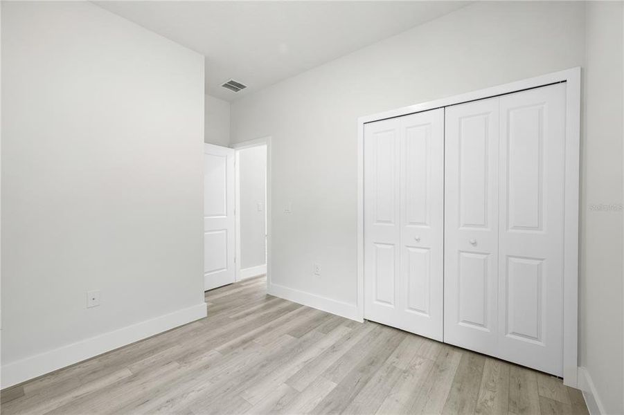 Spacious, unfurnished interior of a new home in , Ocala (Image 22).