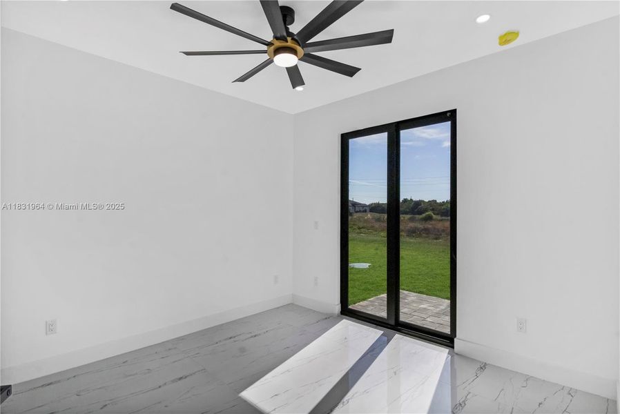 Spacious, unfurnished interior of a new home in , Lehigh Acres (Image 20).