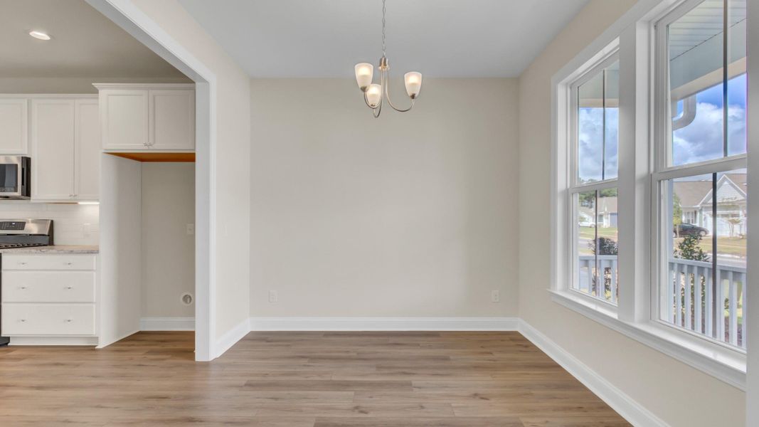 Spacious, unfurnished interior of a new home in Cresswind Charleston, Summerville (Image 35).