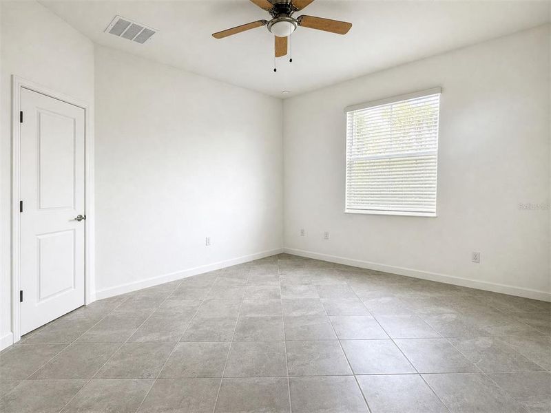 Spacious, unfurnished interior of a new home in Palm Lake at Coco Bay, Englewood (Image 17). Spacious, unfurnished interior of a new home in Palm Lake at Coco Bay, Englewood (Image 17).