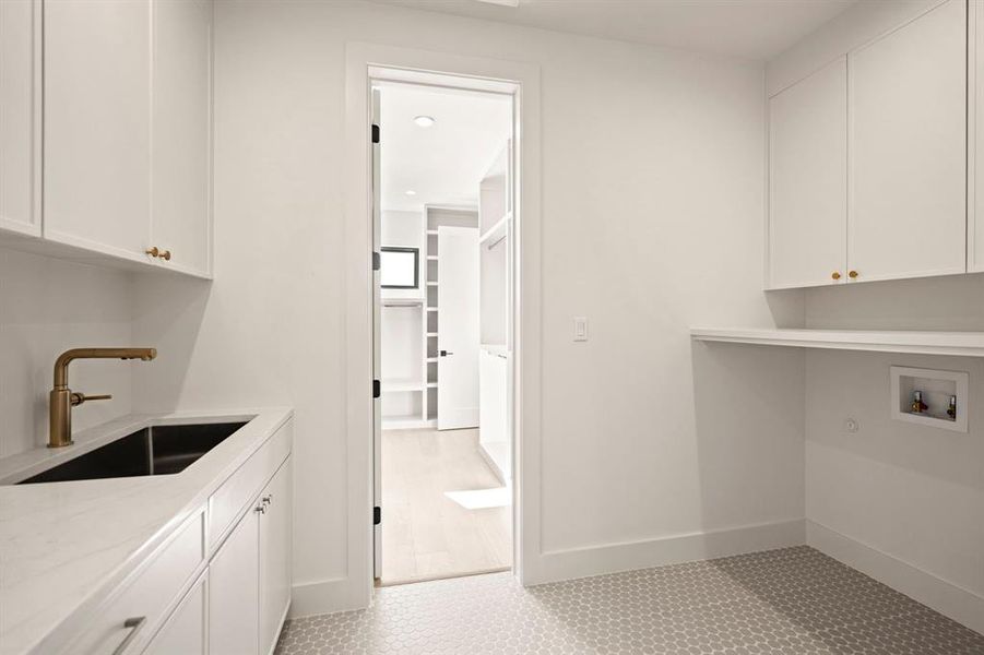 Furnished interior view inside a new home in , Dallas (Image 5).