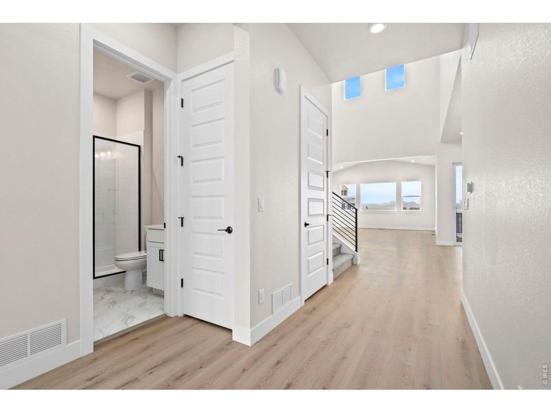 Spacious, unfurnished interior of a new home in , Fort Collins (Image 9).