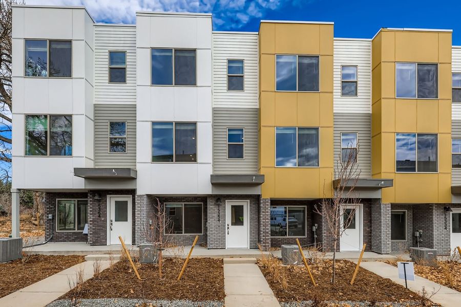 1,832sf New Home in Arvada, CO.  - Slide 2