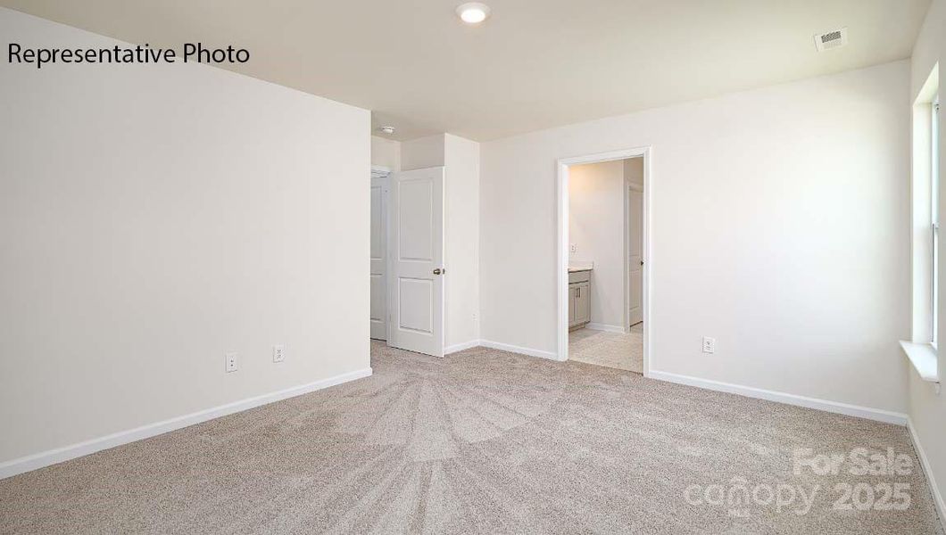 Spacious, unfurnished interior of a new home in Huffman Ridge, Hickory (Image 18).
