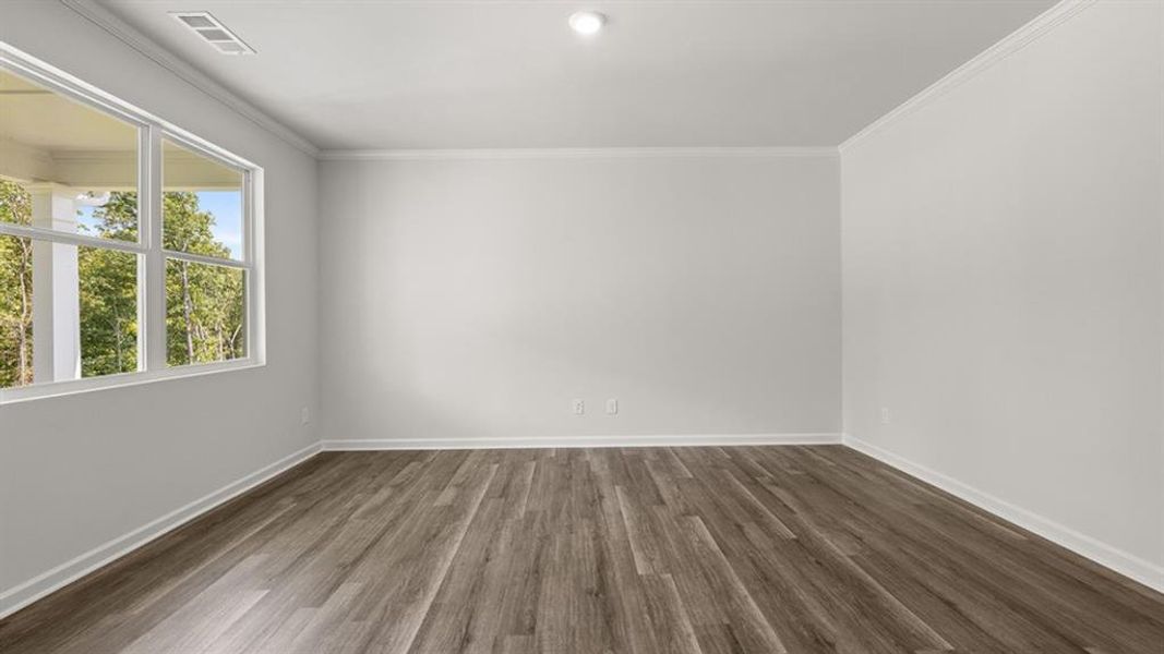 Spacious, unfurnished interior of a new home in Oaks at Cedar Grove, Fairburn (Image 17).