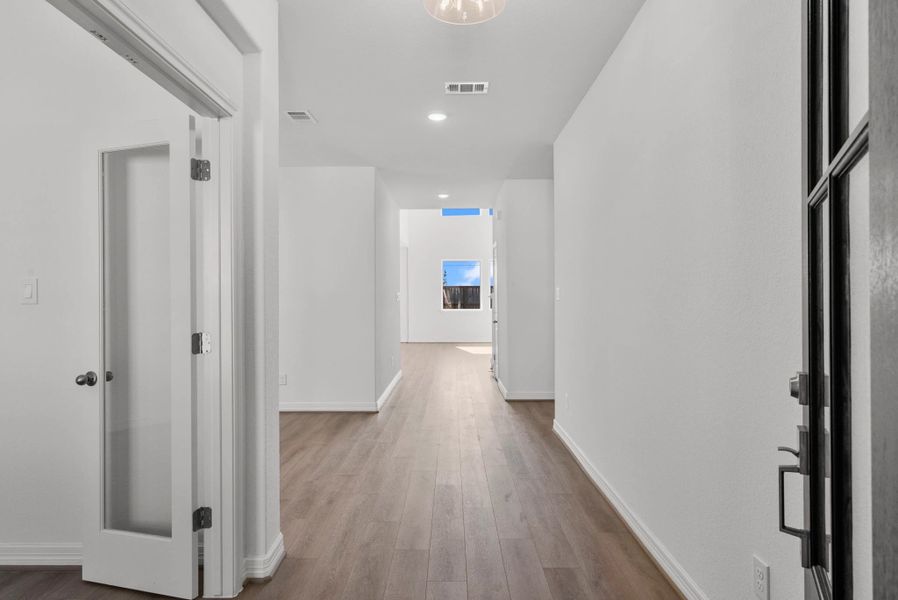Sample product photo. Actual exterior and interior selections may vary by homesite. Photo may be virtually staged.