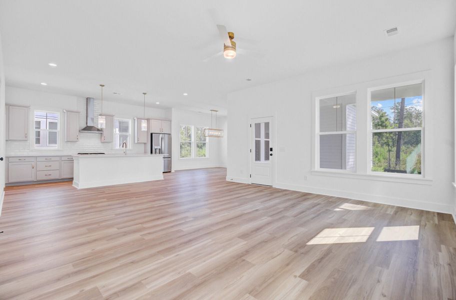 Spacious, unfurnished interior of a new home in , Summerville (Image 26).