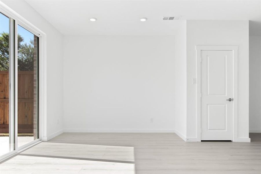 009-721ProsperLane-Wylie-TX-75098-EatInKitchen.jpg-SMALL 009-721ProsperLane-Wylie-TX-75098-EatInKitchen.jpg-SMALL