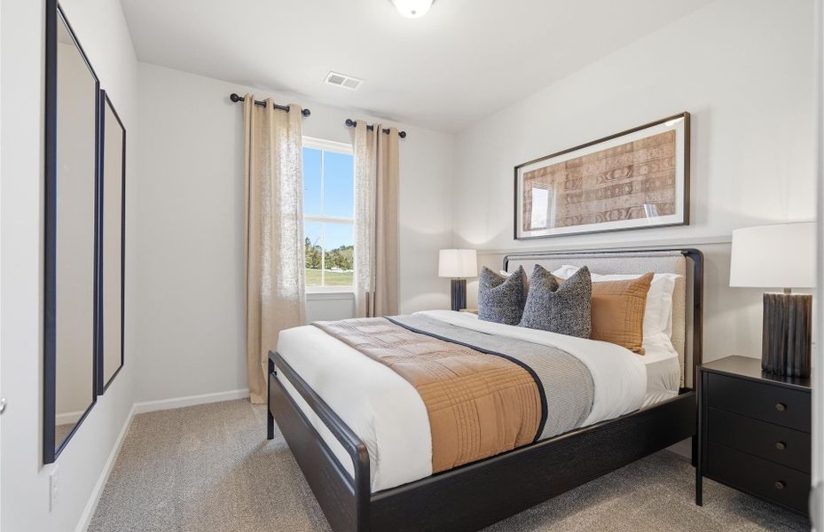 Representative furnished interior of a home built from the Valen by Pulte Homes in Harrington, Greenville (Image 17).