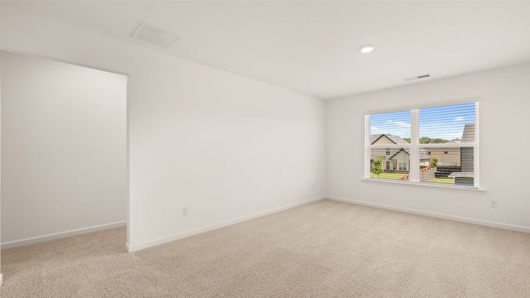 Spacious, unfurnished interior of a new home in Bridle Creek, Locust Grove (Image 30).