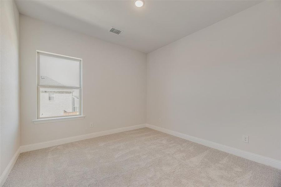 Spacious, unfurnished interior of a new home in Spiritas Ranch, Little Elm (Image 31).