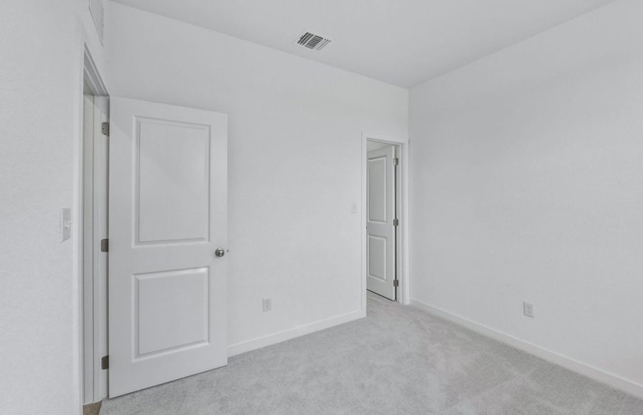 Spacious, unfurnished interior of a new home in Larson Crossing, Elgin (Image 16).