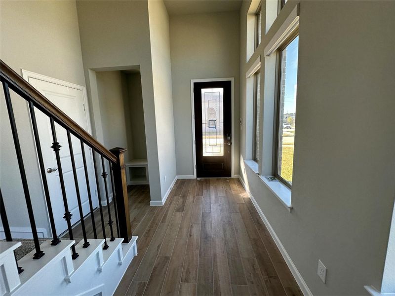 Spacious, unfurnished interior of a new home in Sienna, Missouri City (Image 36).