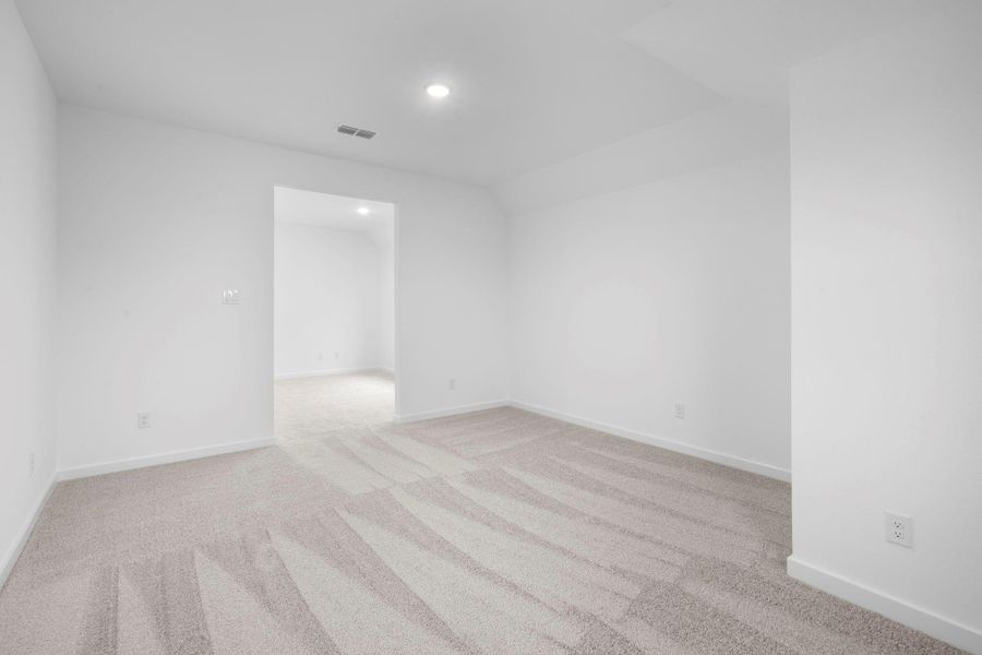 Spacious, unfurnished interior of a new home in Sienna 45', 50', Missouri City (Image 21). Spacious, unfurnished interior of a new home in Sienna 45', 50', Missouri City (Image 21).