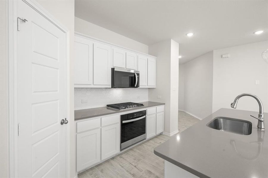 720 Scarlet Sage- Kitchen-5