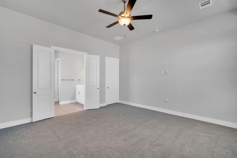 Spacious, unfurnished interior of a new home in Ten Mile Creek Estates, DeSoto (Image 18). Spacious, unfurnished interior of a new home in Ten Mile Creek Estates, DeSoto (Image 18).