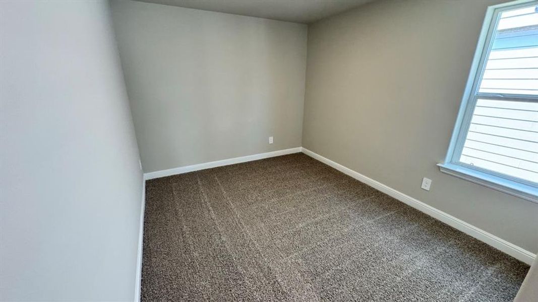 Spacious, unfurnished interior of a new home in Rock Creek Ranch, Fort Worth (Image 14).