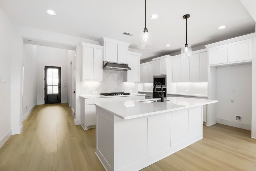 2615 Cedar - Kitchen