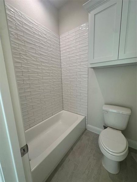 Jack-and-Jill ensuite