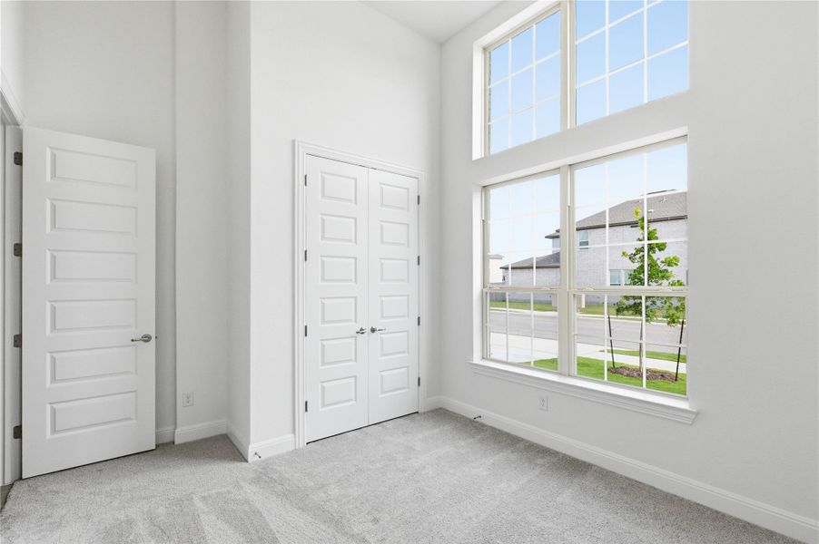 Spacious, unfurnished interior of a new home in Retreat at San Gabriel, Georgetown (Image 17).