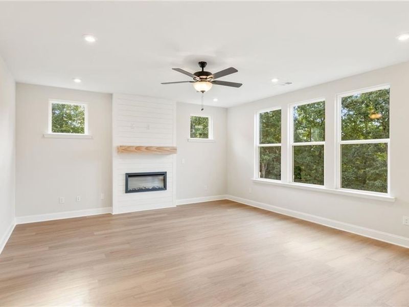 Spacious, unfurnished interior of a new home in Melody Lakeside Estates, Buford (Image 13).