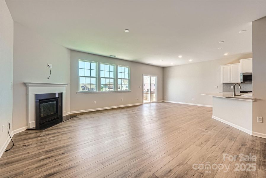 Family Room (example) Family Room (example)