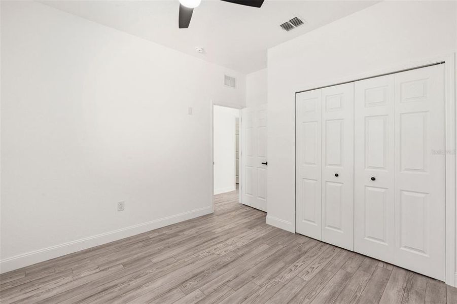Spacious, unfurnished interior of a new home in , Orlando (Image 10).