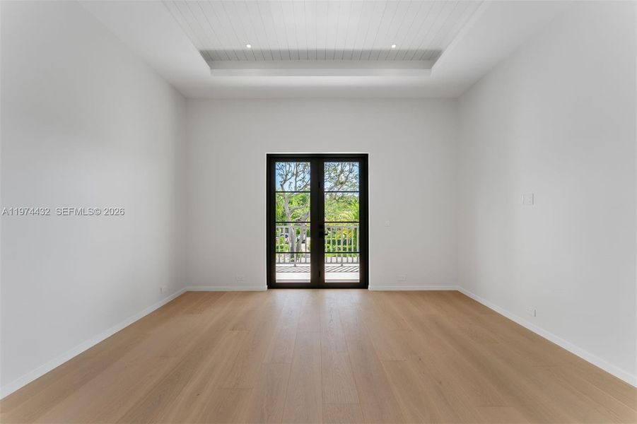 Spacious, unfurnished interior of a new home in , Miami (Image 25).