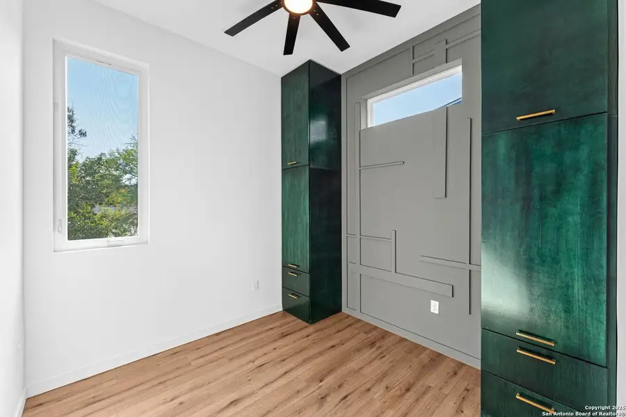 Spacious, unfurnished interior of a new home in , San Antonio (Image 7).