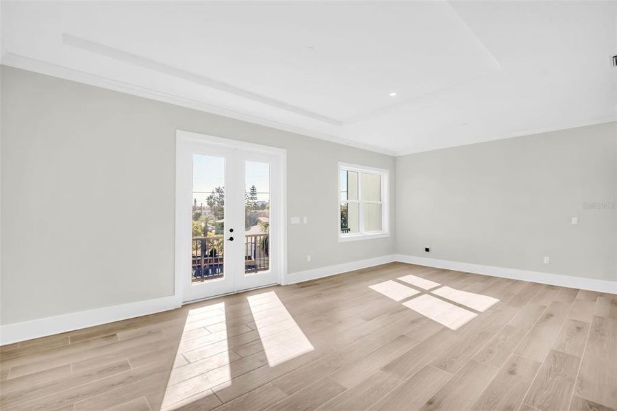 Spacious, unfurnished interior of a new home in , St. Petersburg (Image 45).