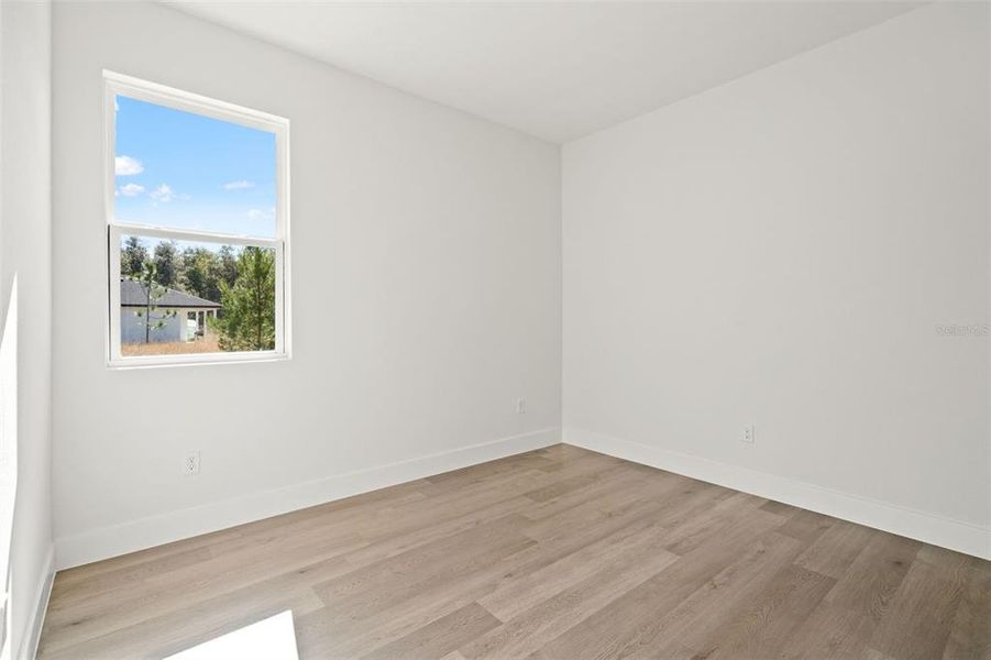 Spacious, unfurnished interior of a new home in , Dunnellon (Image 23).