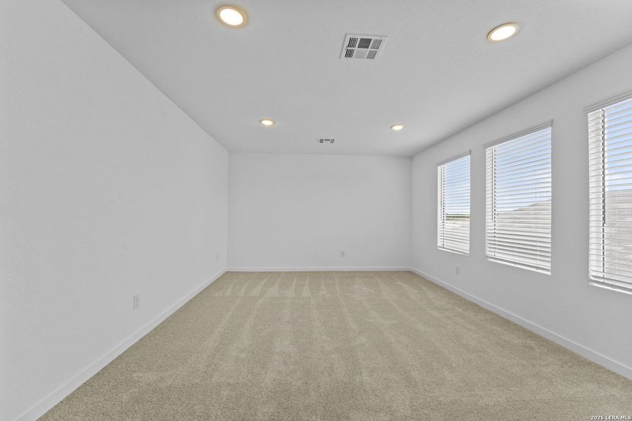 Spacious, unfurnished interior of a new home in Grace Valley, Marion (Image 27).