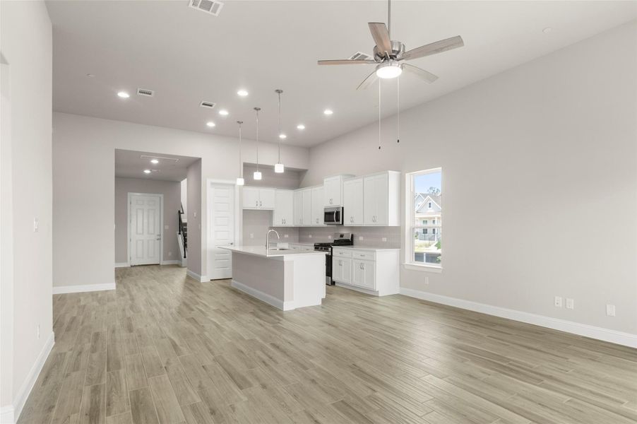 Image 34 of a home in Cross Creek.